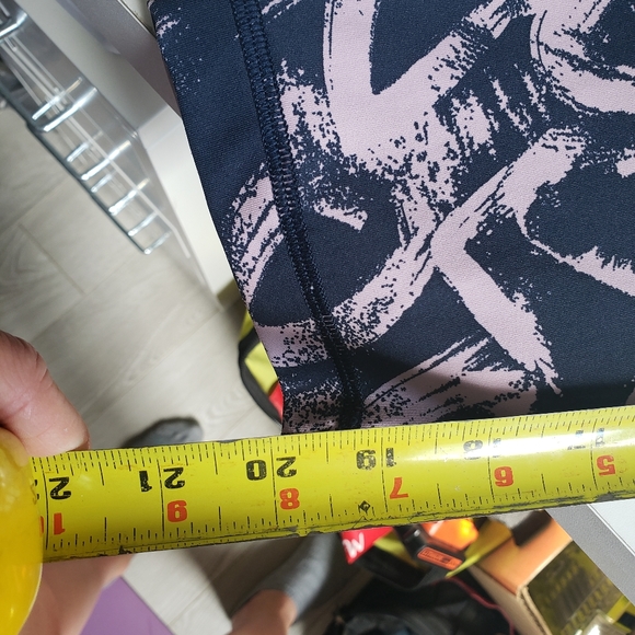 Wonder Unders 7/8 Length. Practically New. - Picture 5 of 5